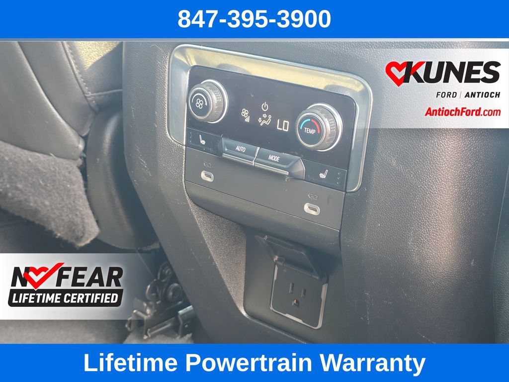 Used 2023 Chevrolet Tahoe Z71 w/ Luxury Package AWD/4WD image 27