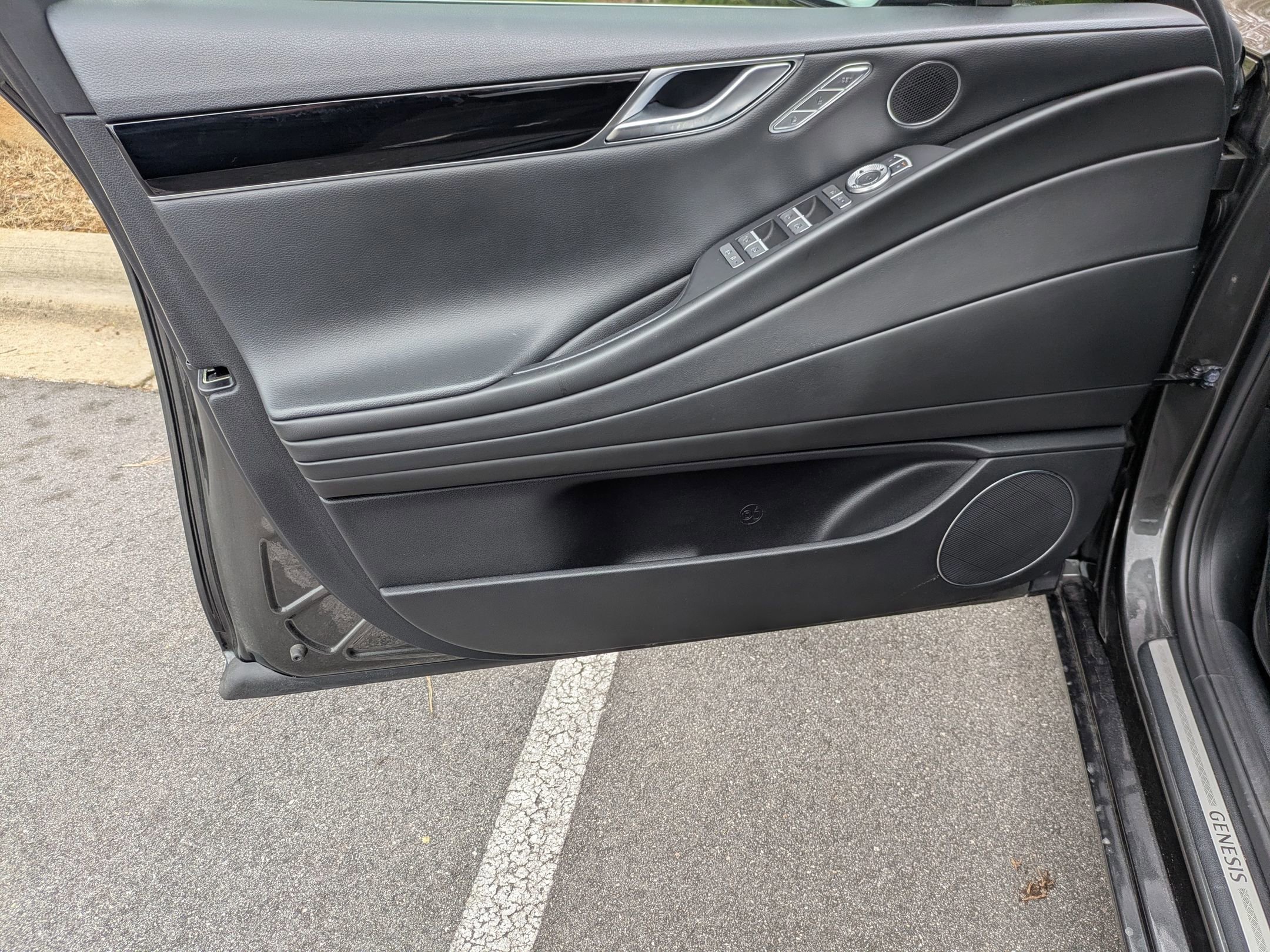 Used 2023 Genesis G80 2.5T image 10