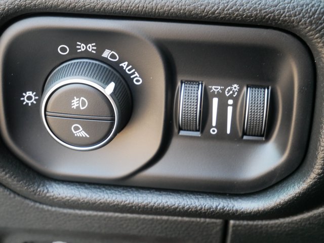 Used 2023 RAM 1500 Laramie AWD/4WD image 19