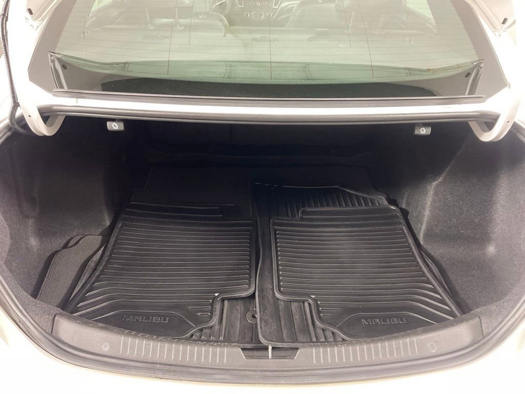 Used 2018 Chevrolet Malibu Premier w/ Premier Sun and Wheel Package image 11