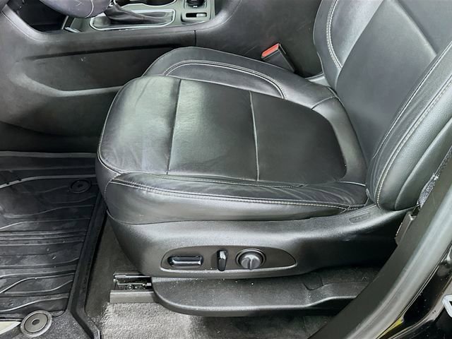 Used 2020 Chevrolet Traverse LT FWD image 26