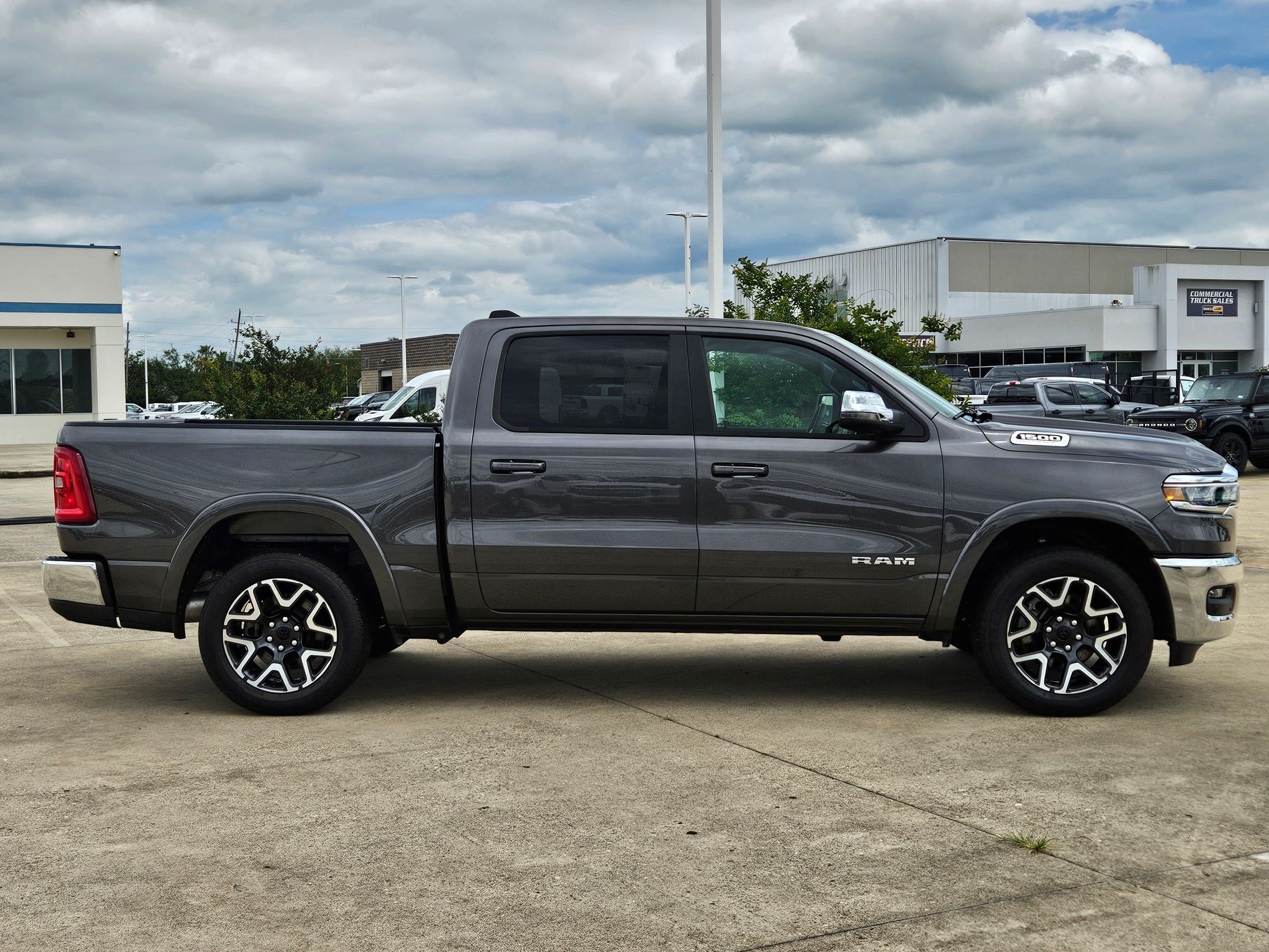 Used 2026 RAM 1500 Laramie AWD/4WD image 2