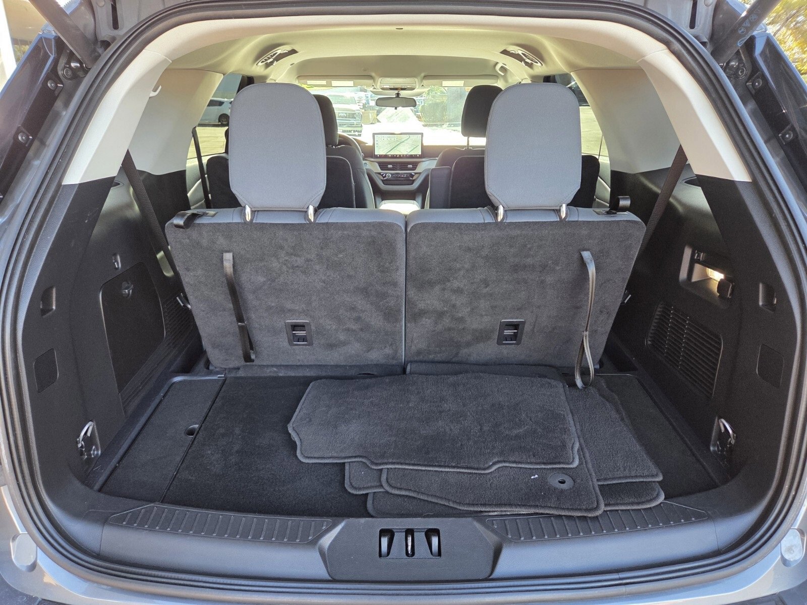 Certified 2025 Ford Explorer Active image 14