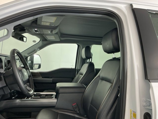 Certified 2025 Ford F350 Lariat w/ Black Appearance Package image 17