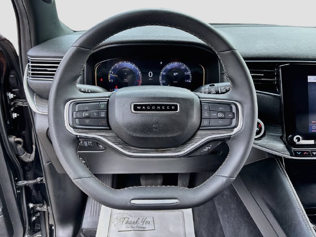 Used 2024 Jeep Wagoneer L Series II w/ Flexible Seating Group AWD/4WD image 11