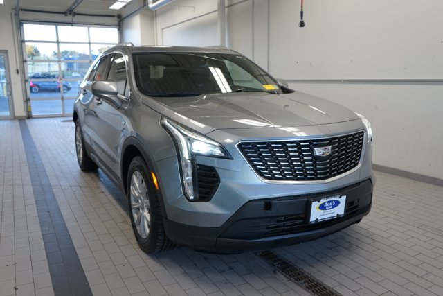 Used 2023 Cadillac XT4 Luxury w/ Cold Weather Package AWD/4WD image 16