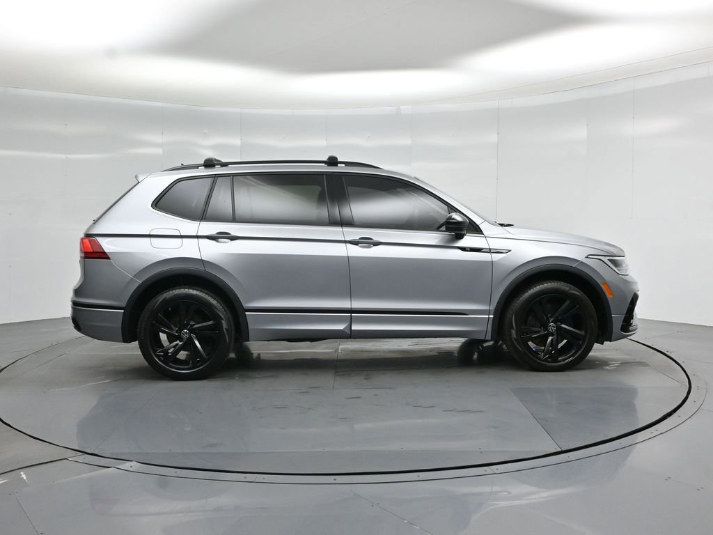 Used 2023 Volkswagen Tiguan SE R-Line FWD image 10