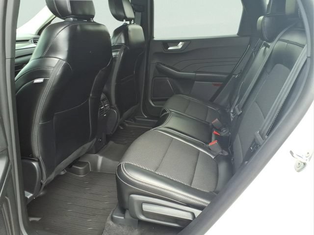 Certified 2025 Ford Escape SE w/ Class II Trailer Tow Package FWD image 9