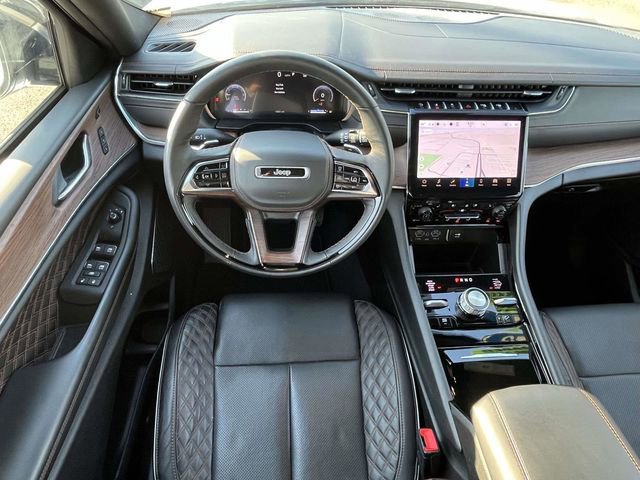 Used 2025 Jeep Grand Cherokee Summit image 10