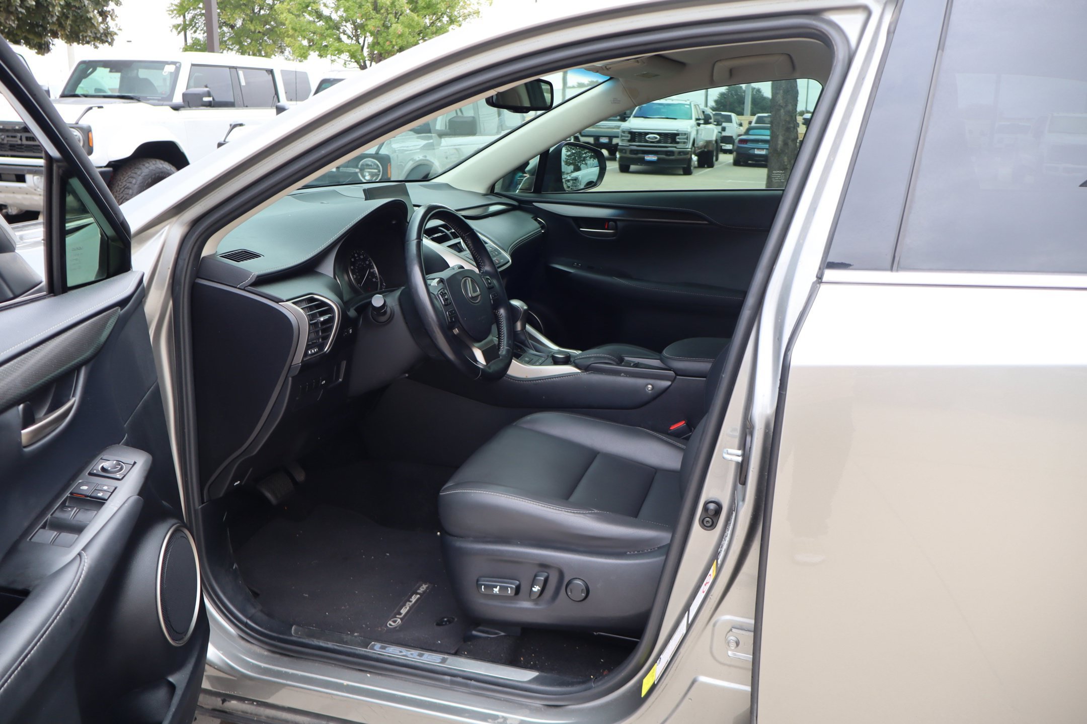 Used 2017 Lexus NX 200t FWD image 26