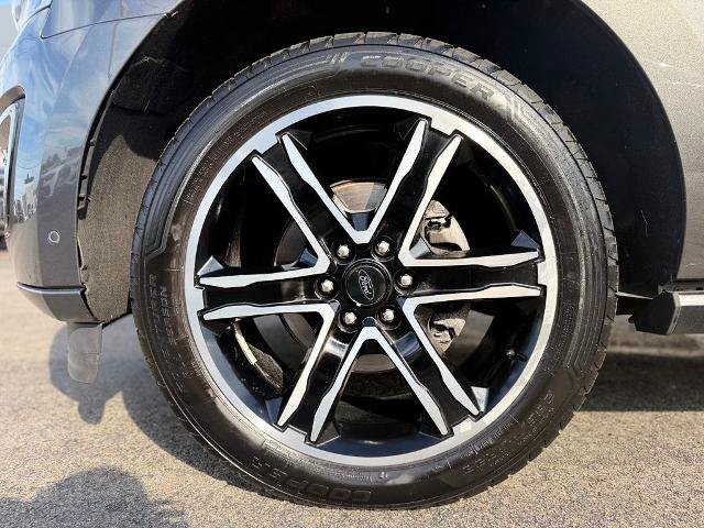Certified 2019 Ford Expedition Limited w/ Equipment Group 303A AWD/4WD image 3