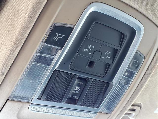 Used 2020 RAM 1500 Laramie w/ Off Road Group image 25