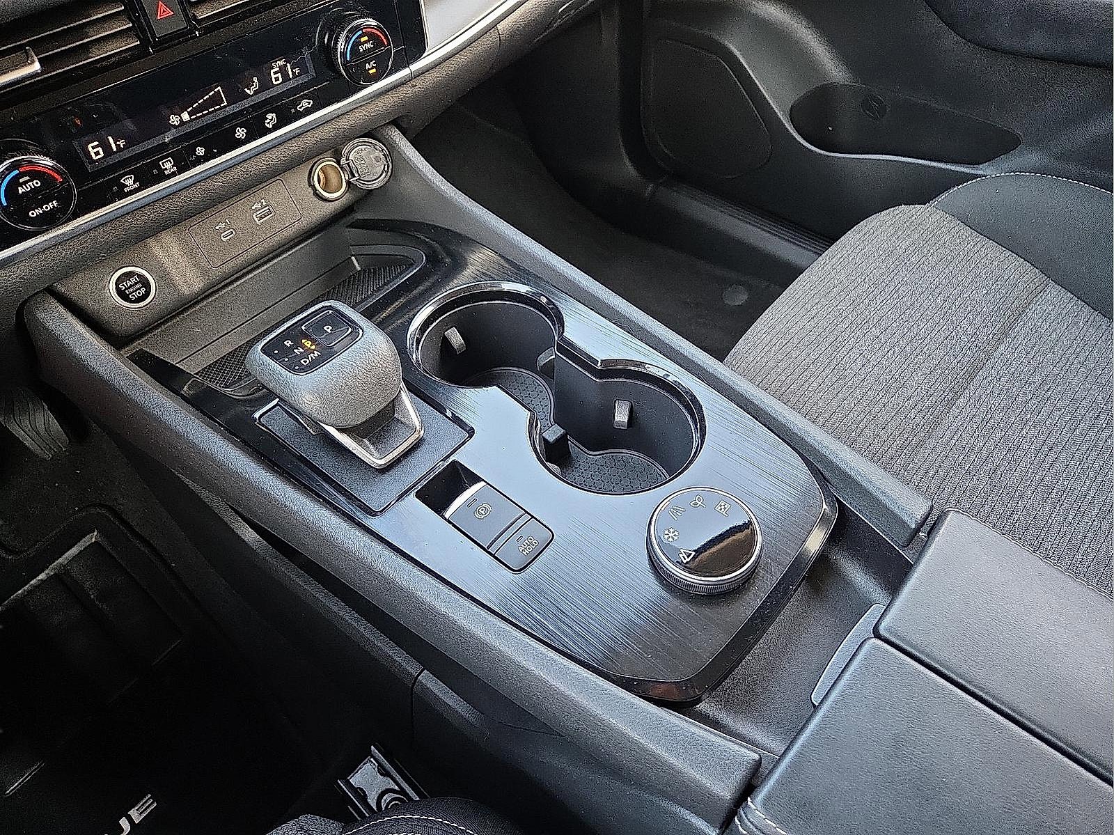 Used 2022 Nissan Rogue SV image 25