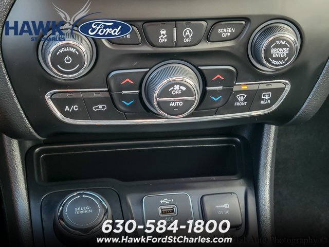 Used 2019 Jeep Cherokee Latitude Plus w/ Comfort/Convenience Group AWD/4WD image 14