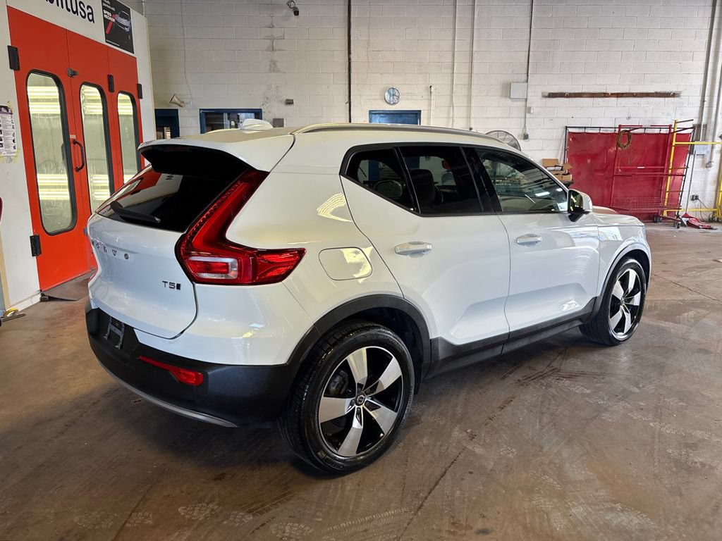 Used 2020 Volvo XC40 T5 Momentum w/ Protection Package AWD/4WD image 6