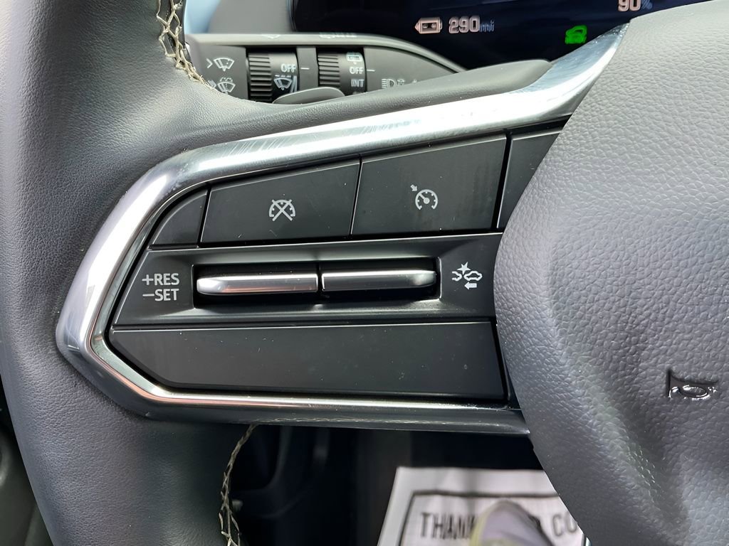 Used 2025 Chevrolet Equinox EV LT w/ Convenience Package image 28