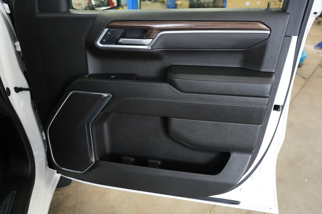 Used 2025 Chevrolet Silverado 1500 LT RWD image 22