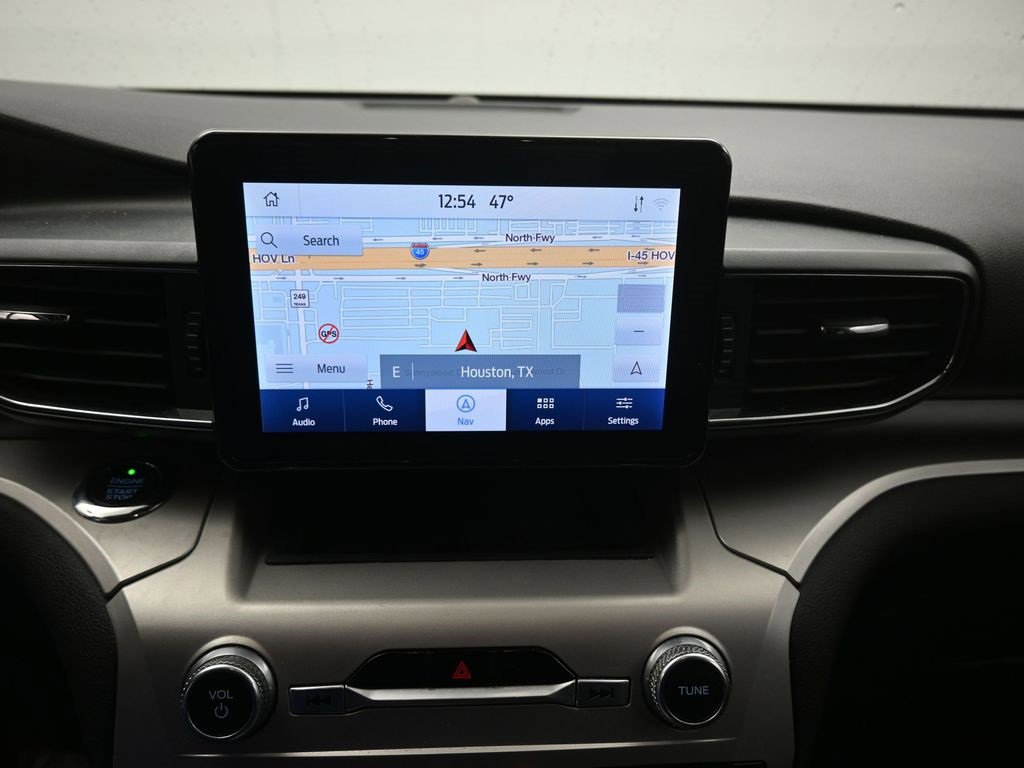 Certified 2021 Ford Explorer XLT w/ Equipment Group 202A image 4