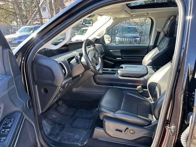 Certified 2025 Ford Expedition Platinum image 40