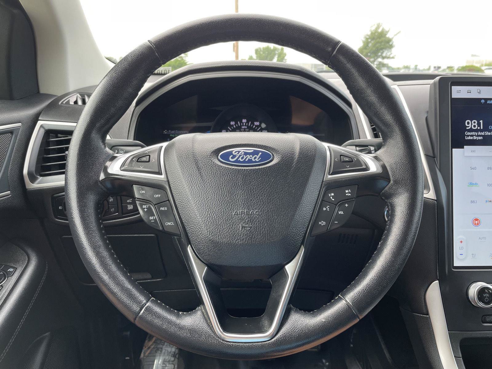 Certified 2024 Ford Edge SEL w/ Convenience Package AWD/4WD image 12