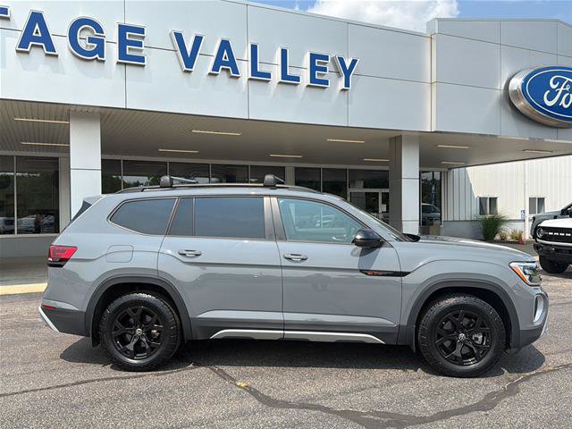 Used 2024 Volkswagen Atlas Peak Edition SEL AWD/4WD image 8