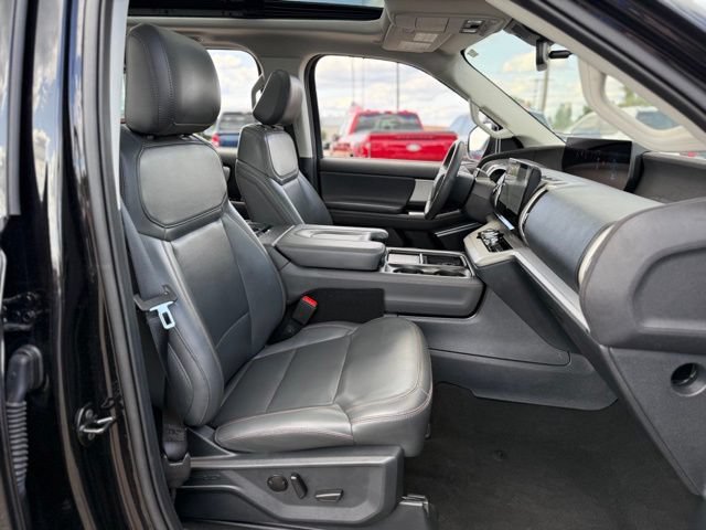 Certified 2025 Ford Expedition Active AWD/4WD image 18