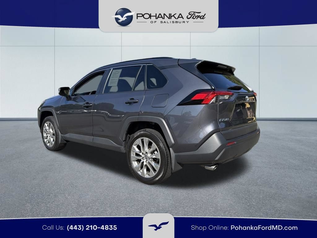 Used 2022 Toyota RAV4 XLE Premium AWD/4WD image 7