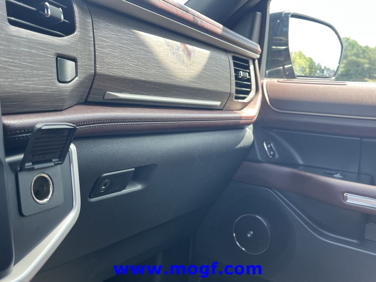 Certified 2024 Ford Expedition Limited RWD image 11