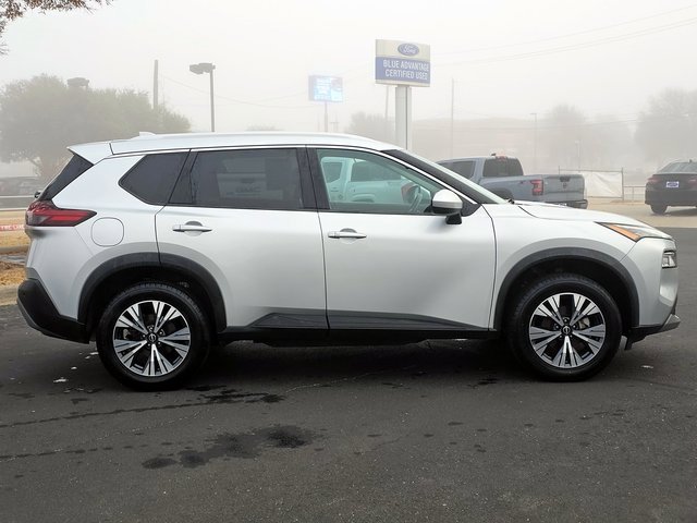 Used 2023 Nissan Rogue SV w/ SV Premium B Package image 12