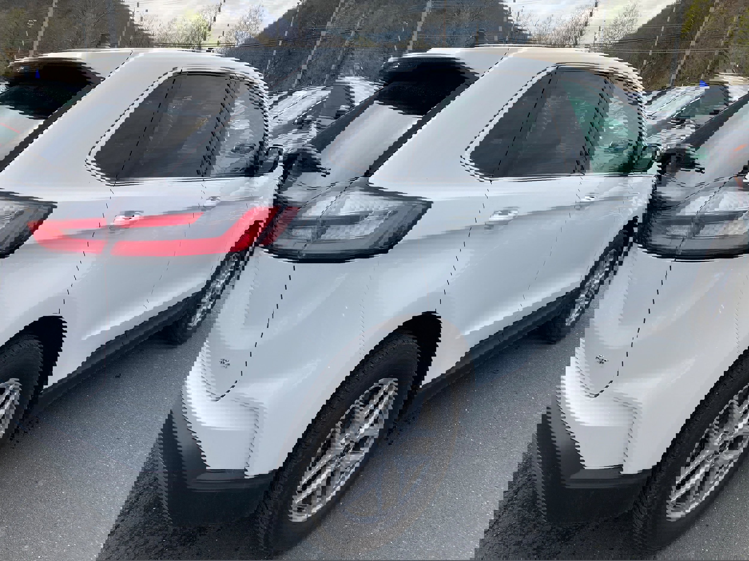 Certified 2024 Ford Edge SEL image 4