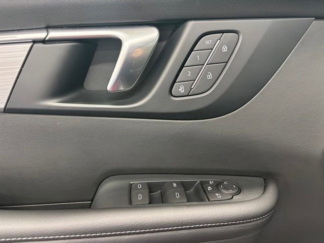 Used 2025 Buick Enclave Preferred w/ Power Package AWD/4WD image 6