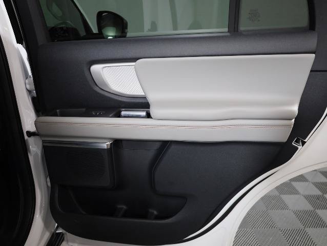Certified 2025 Ford Expedition Active AWD/4WD image 29