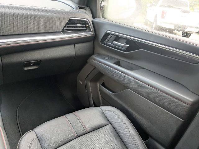 Used 2025 Chevrolet Suburban RST w/ Comfort Package AWD/4WD image 19