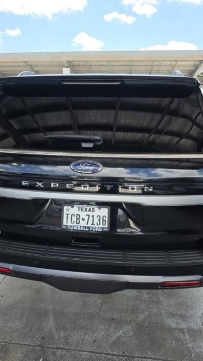 Certified 2023 Ford Expedition XLT RWD image 3