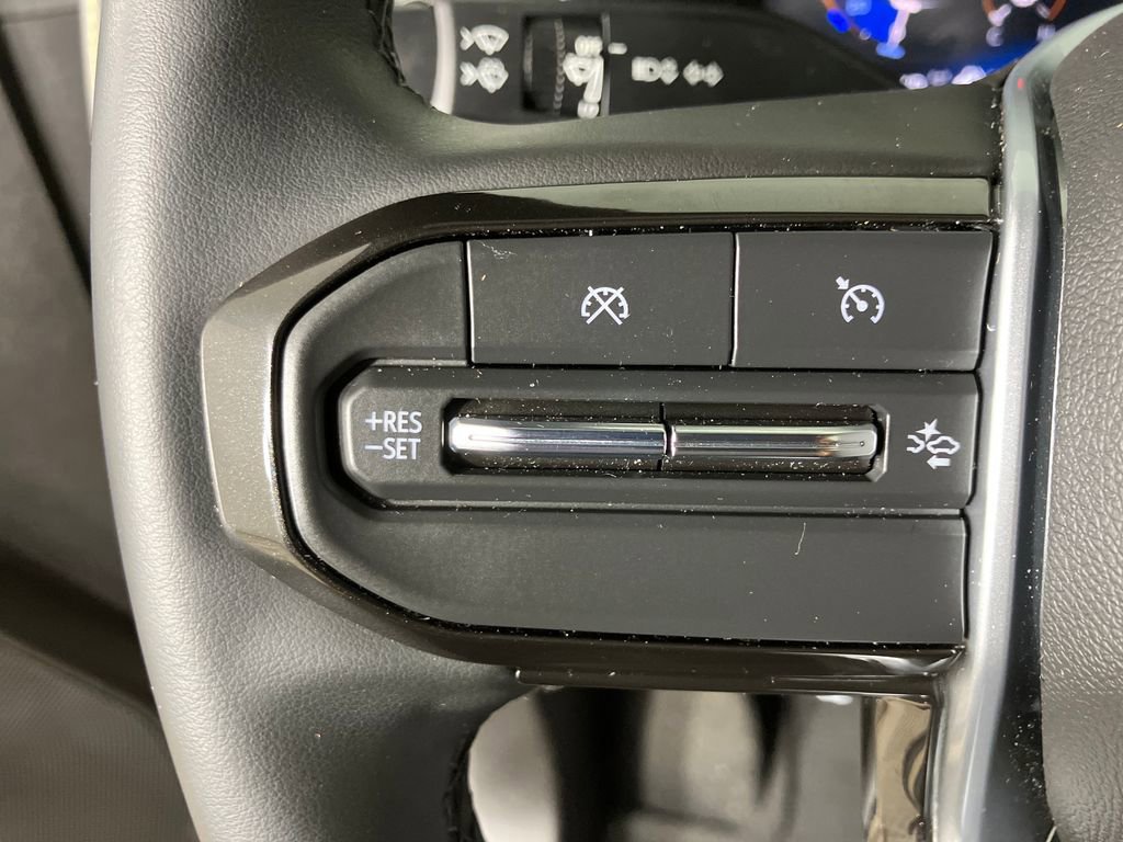 Used 2024 Chevrolet Colorado ZR2 w/ Safety Package image 17