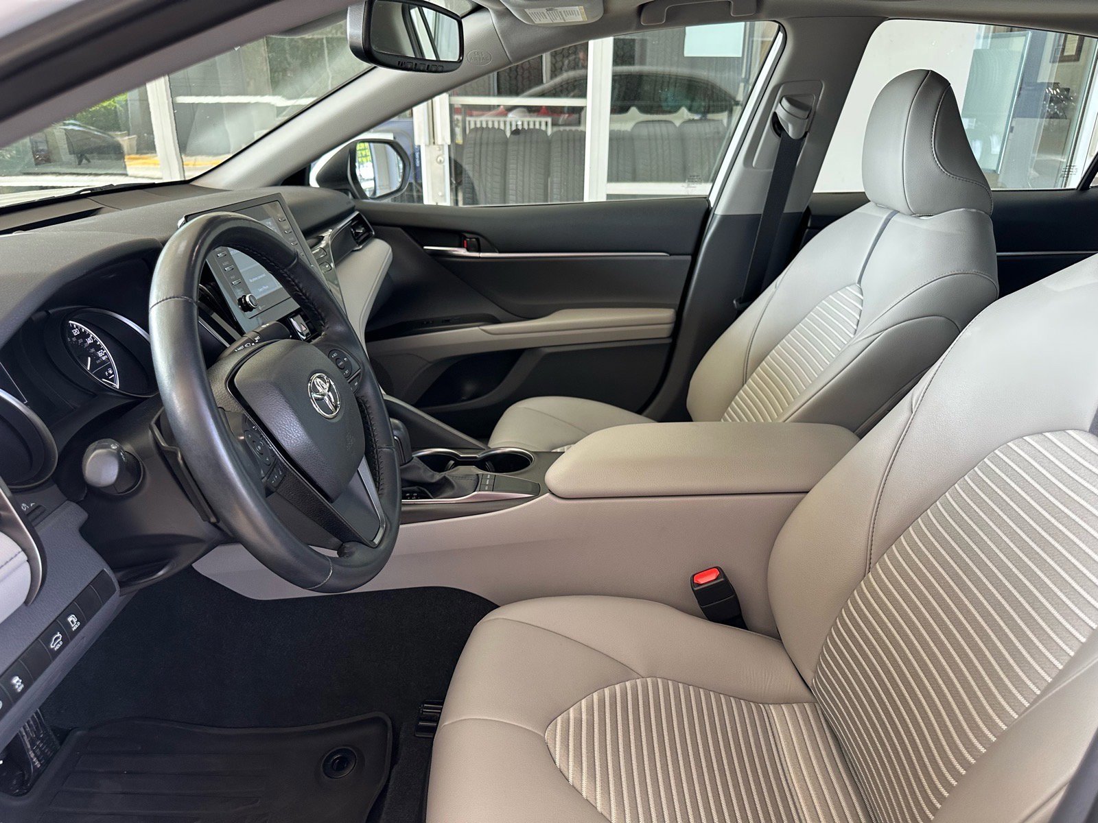 Used 2023 Toyota Camry SE w/ Convenience Package image 15