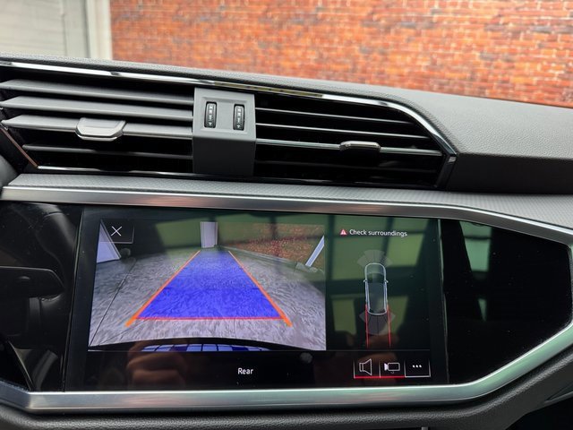 Used 2024 Audi Q3 2.0T Premium image 22