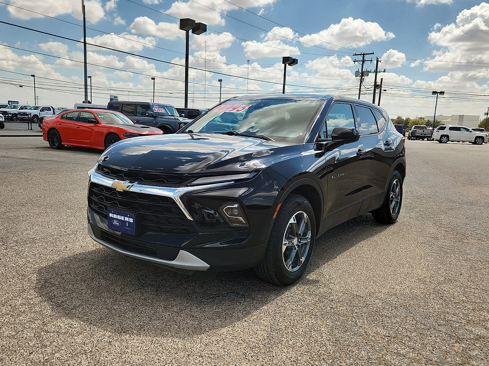 Used 2025 Chevrolet Blazer LT FWD image 3