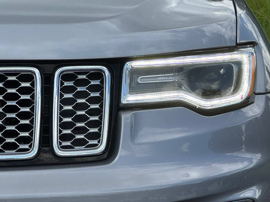Used 2017 Jeep Grand Cherokee Overland w/ Jeep Active Safety Group AWD/4WD image 5