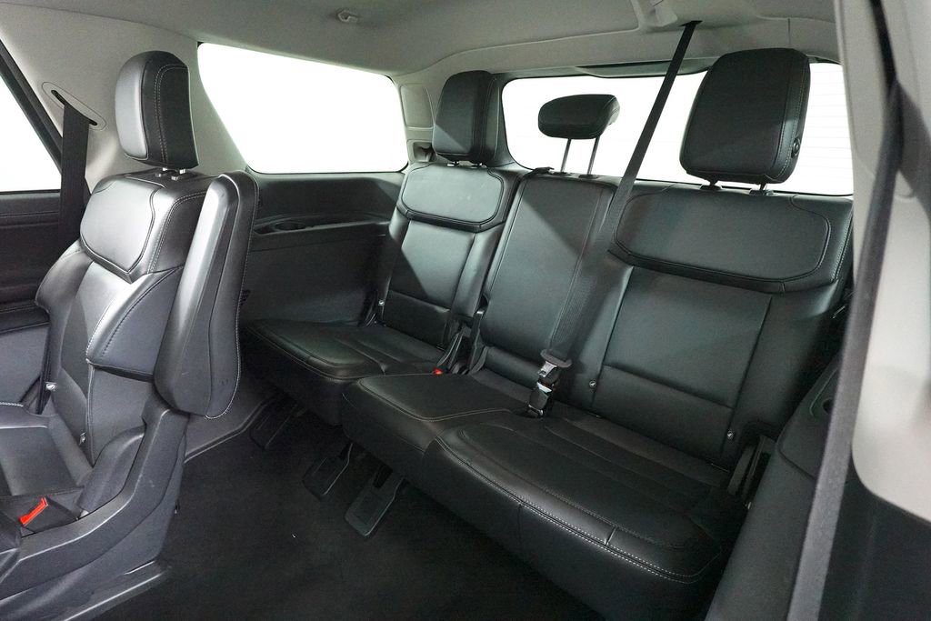 Certified 2025 Ford Expedition Platinum image 27