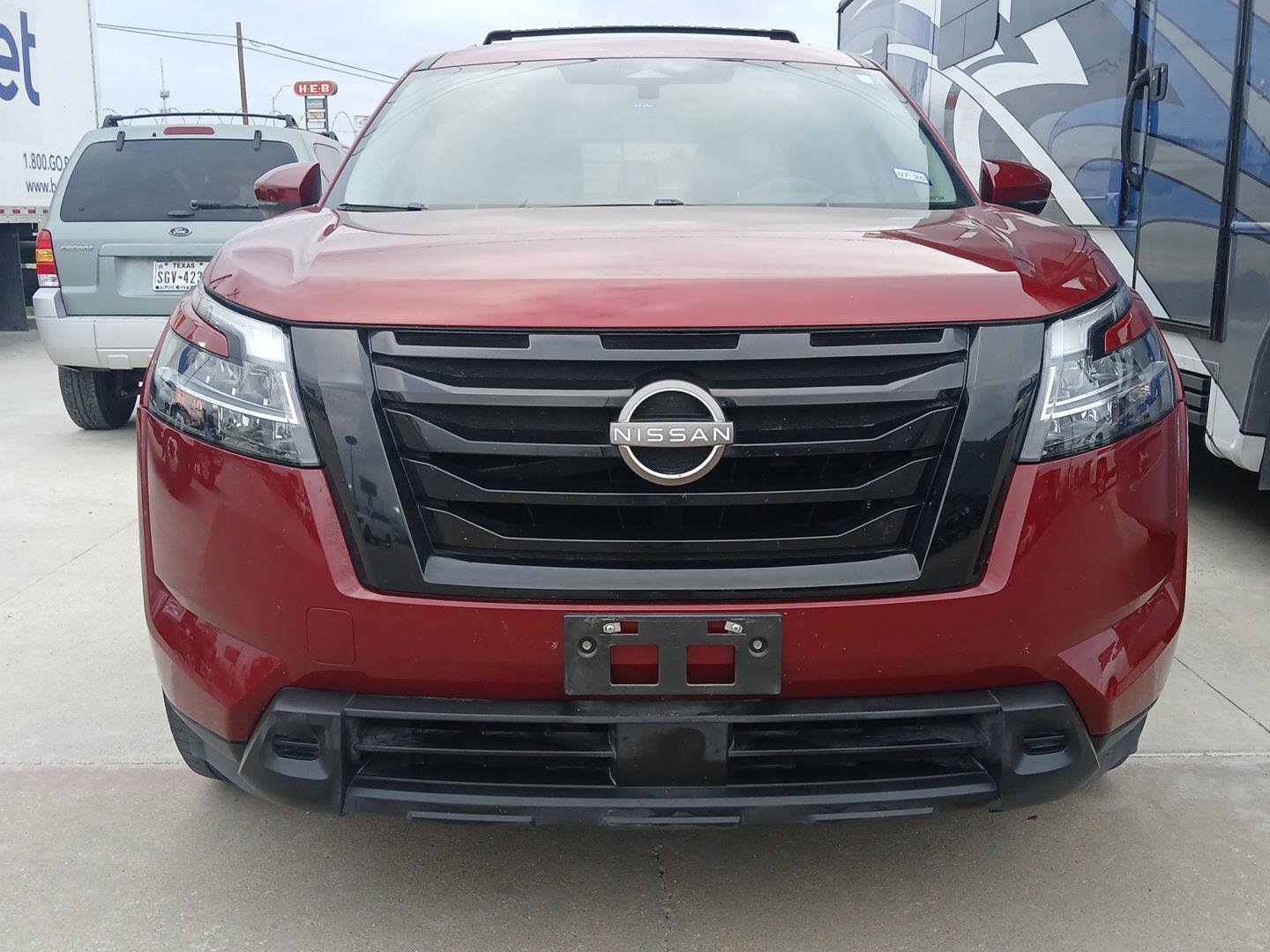 Used 2022 Nissan Pathfinder SV w/ SV Premium Package image 6