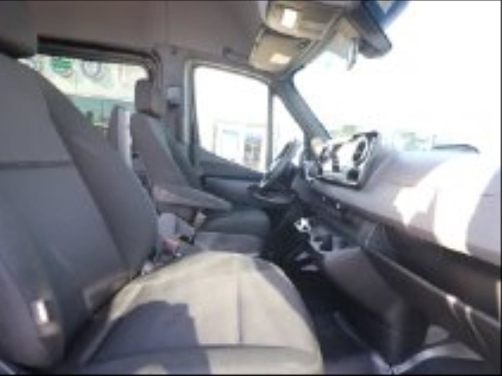 Used 2025 Mercedes-Benz Sprinter 2500 image 20