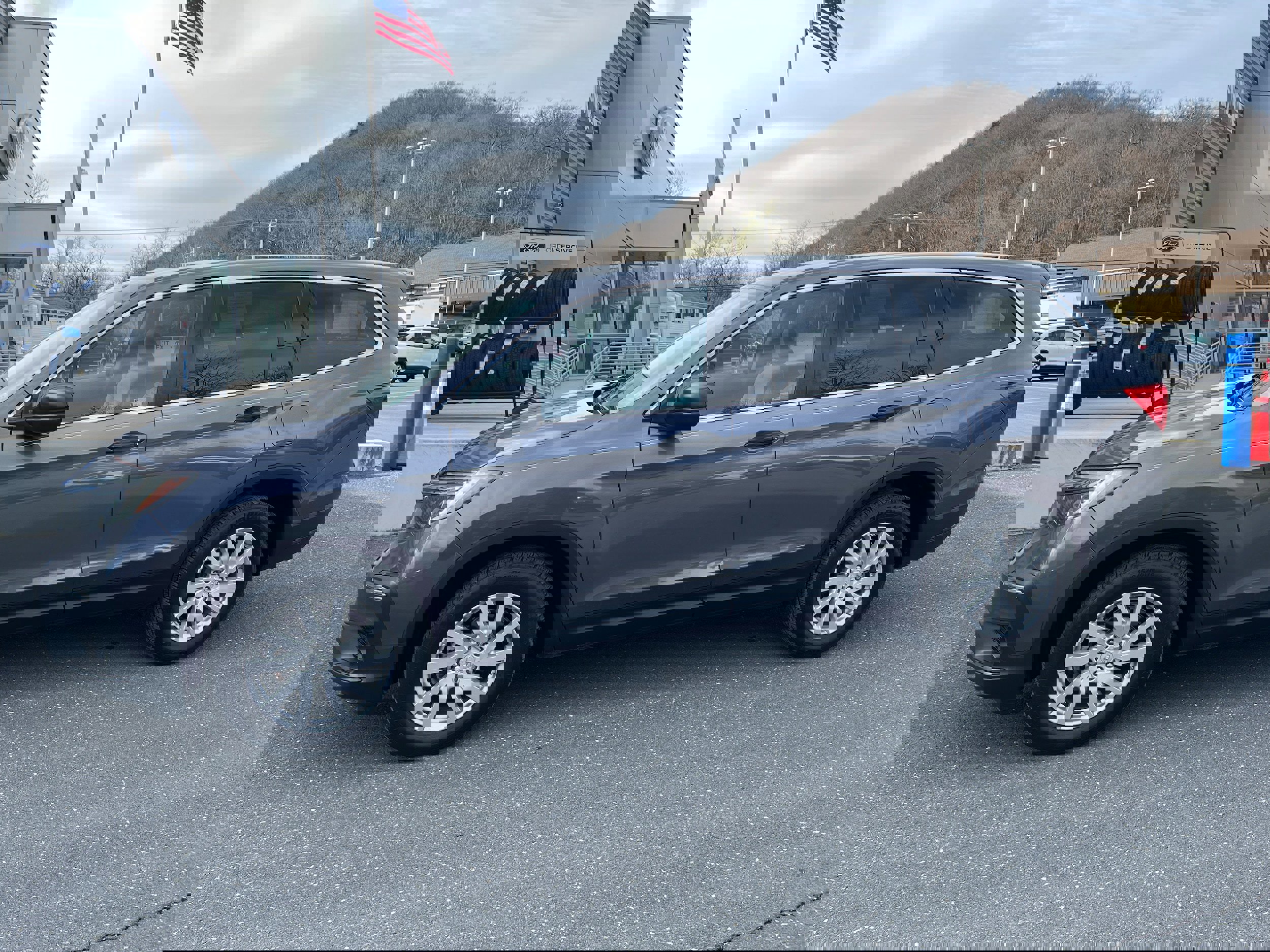 Used 2019 Honda Pilot LX image 3