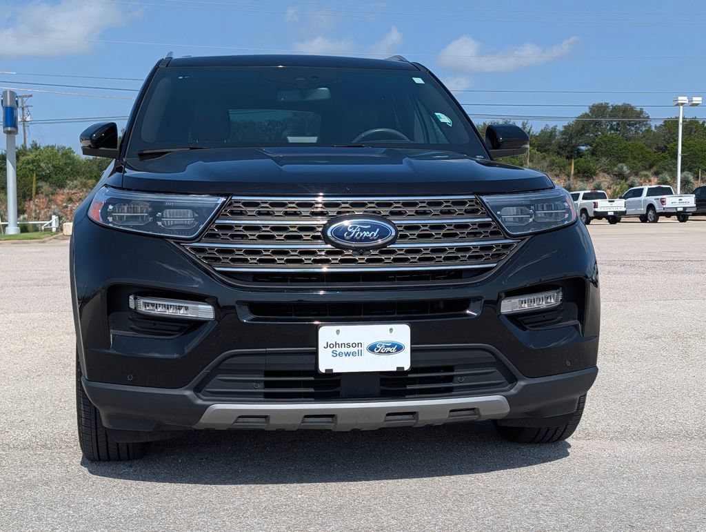 Certified 2024 Ford Explorer King Ranch w/ Technology Package AWD/4WD image 3