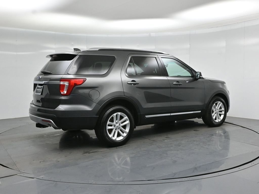 Certified 2017 Ford Explorer XLT w/ Equipment Group 202A image 30