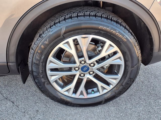 Certified 2022 Ford Escape SEL image 24