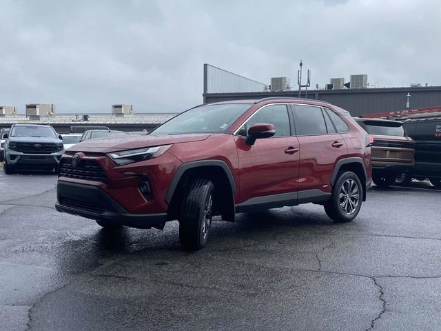 Used 2025 Toyota RAV4 XLE Premium AWD/4WD image 8