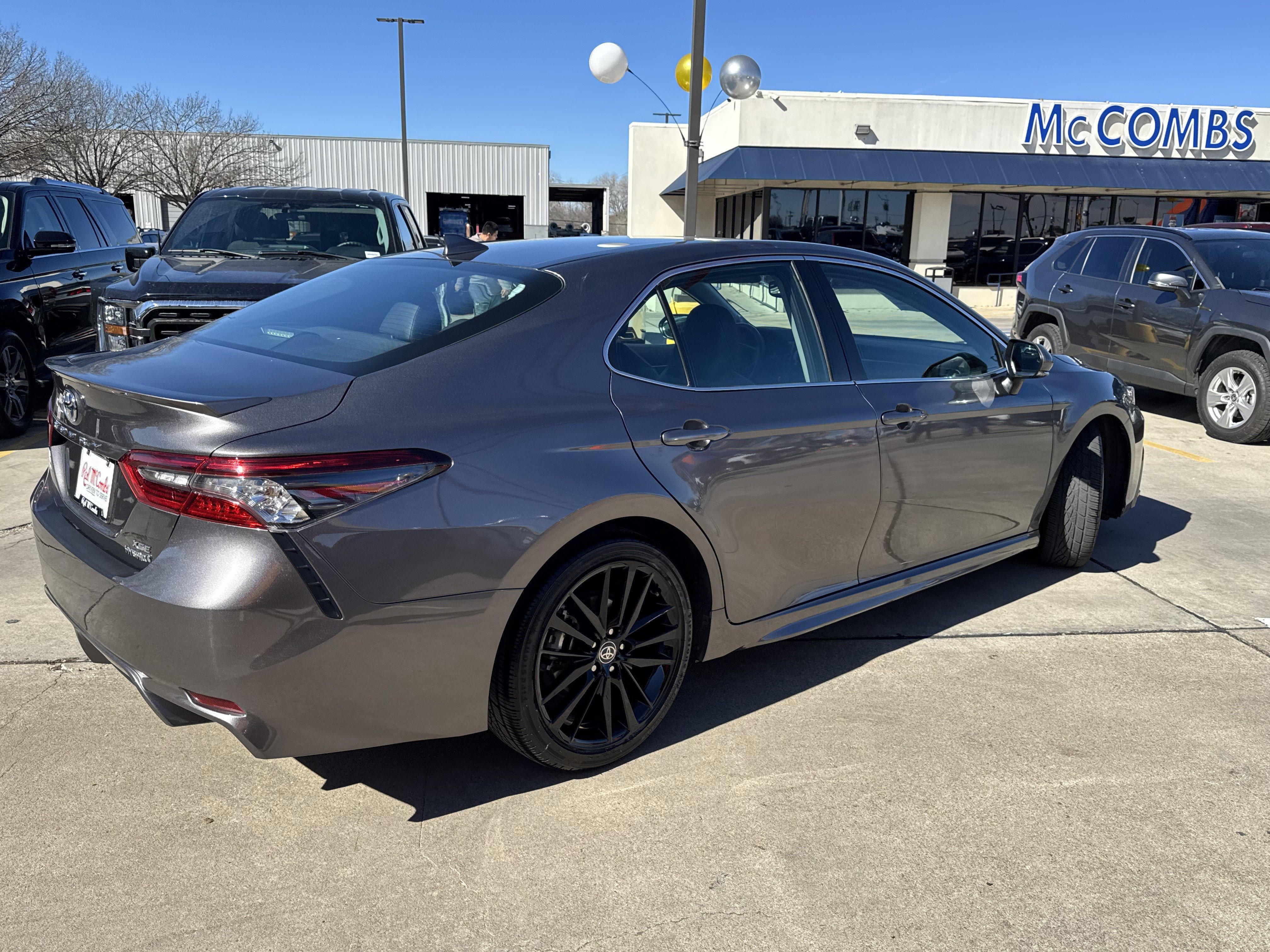 Used 2023 Toyota Camry XSE image 3