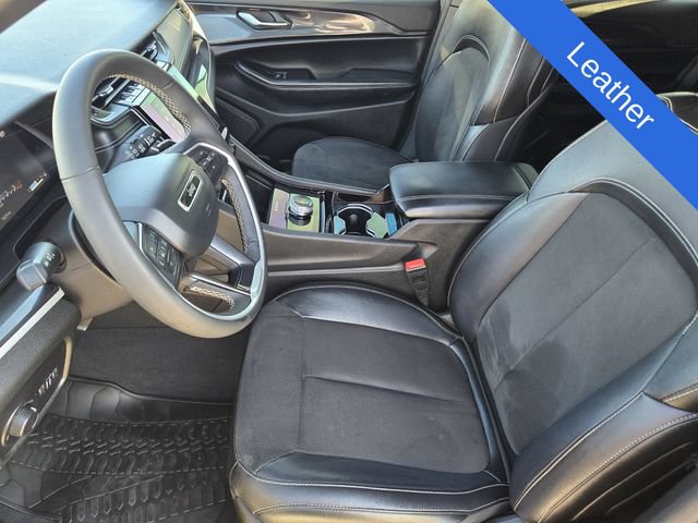 Used 2023 Jeep Grand Cherokee Altitude AWD/4WD image 12