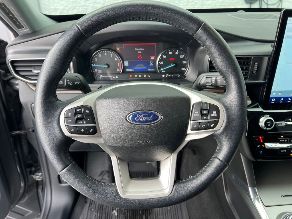 Certified 2023 Ford Explorer Limited w/ Limited Technology Package image 18